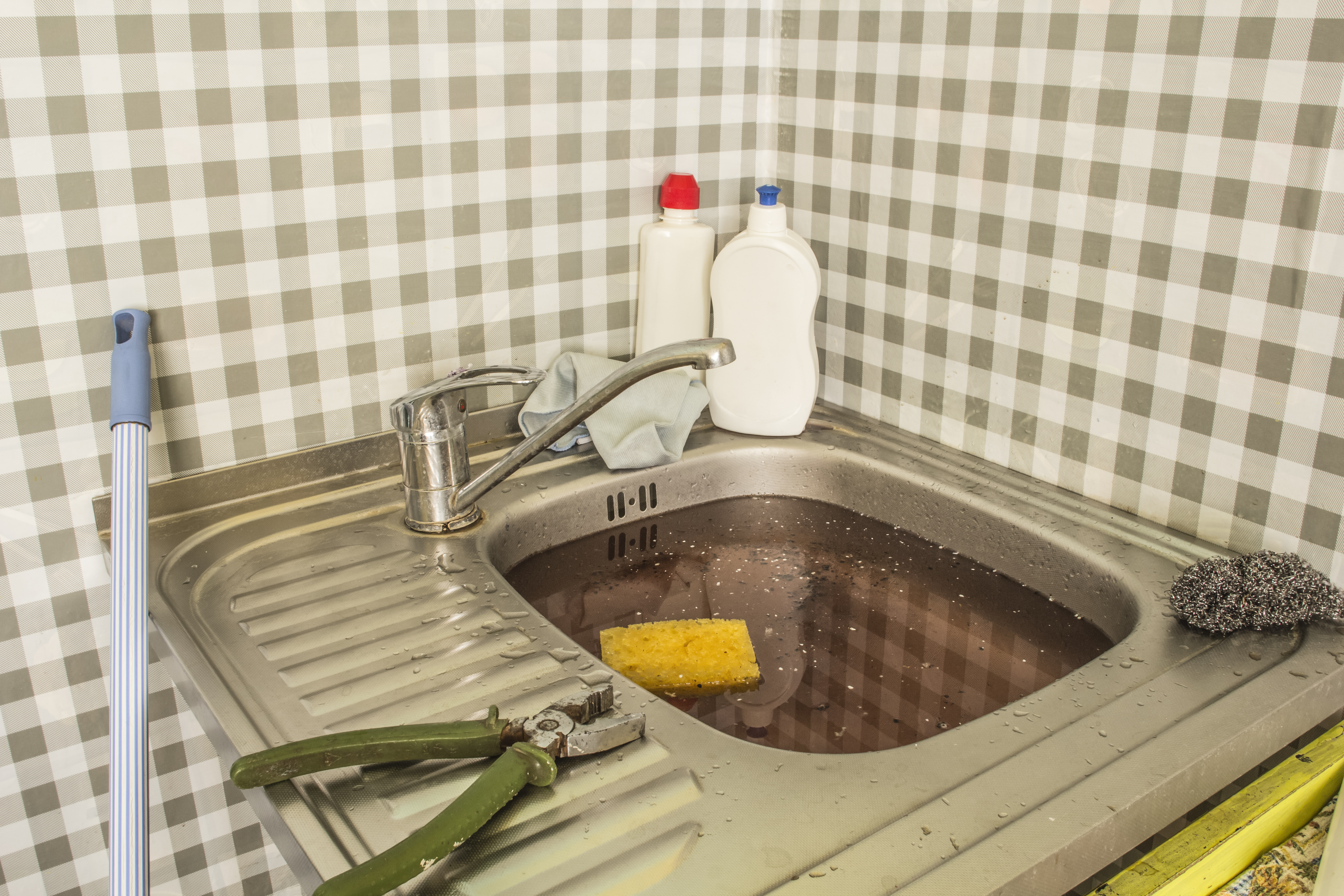 What Do Acid-Based Drain Cleaning Products Like Drano Actually Do?